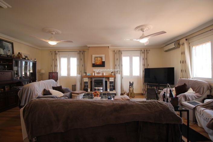 Image No.10-6 Bed Villa for sale