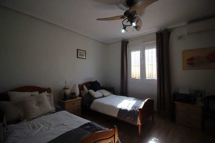 Image No.15-6 Bed Villa for sale