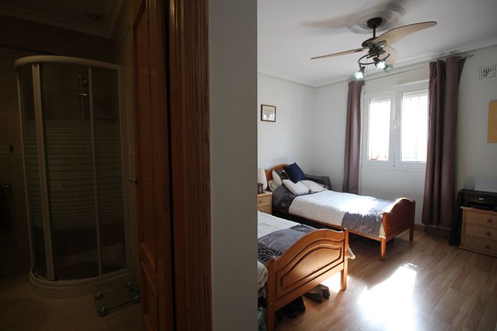 Image No.16-6 Bed Villa for sale