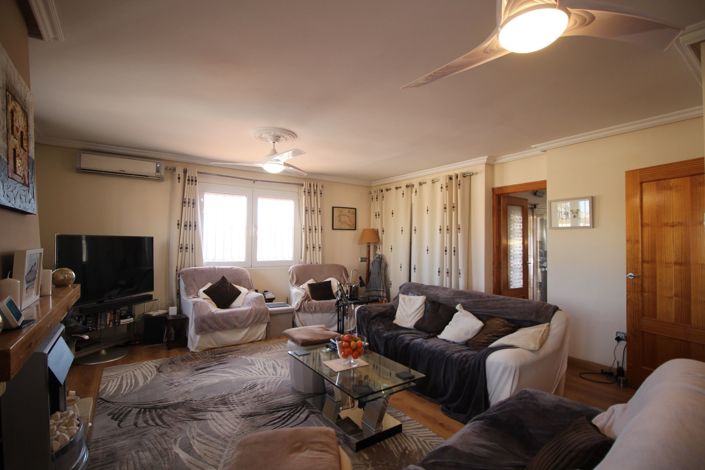 Image No.8-6 Bed Villa for sale