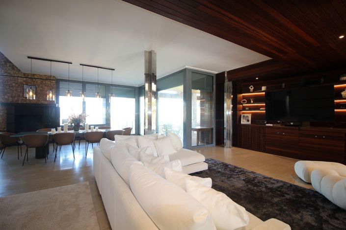 Image No.10-7 Bed Villa for sale