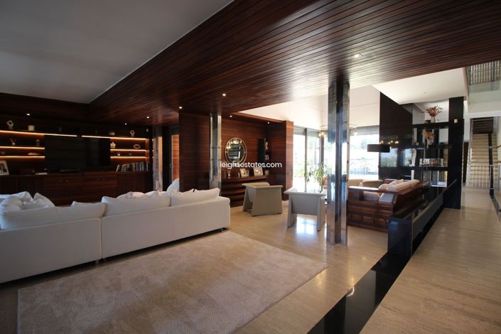 Image No.4-7 Bed Villa for sale