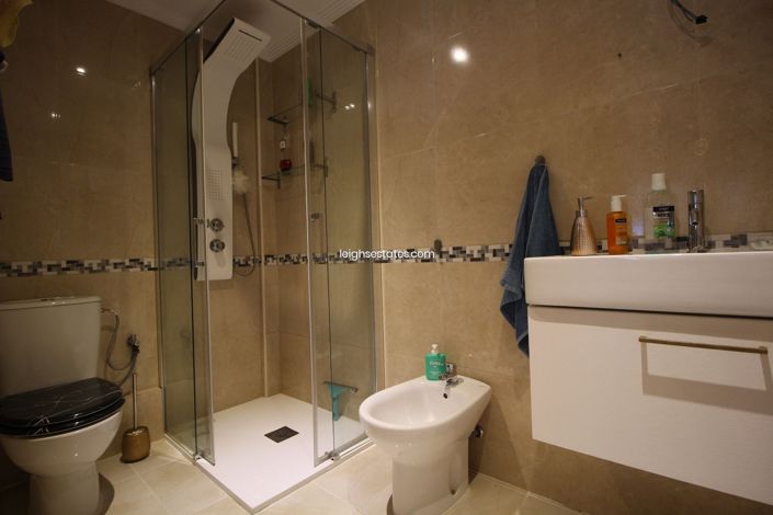 Image No.8-3 Bed Townhouse for sale