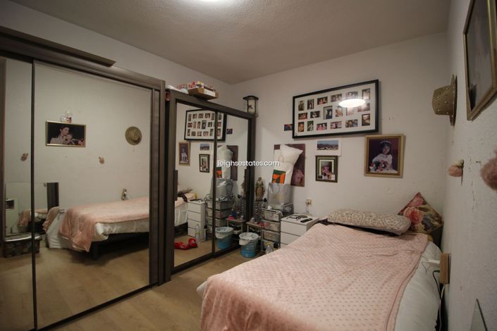 Image No.12-4 Bed Villa for sale