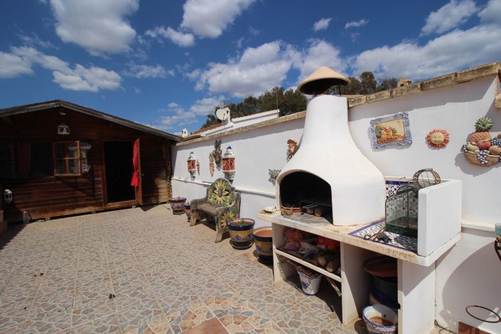 Image No.2-4 Bed Villa for sale