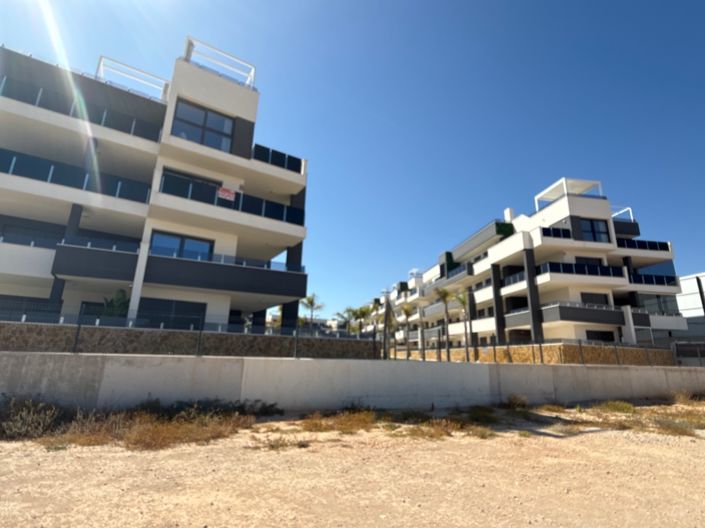 Image No.20-3 Bed Apartment for sale