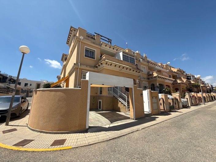 Image No.1-3 Bed Townhouse for sale