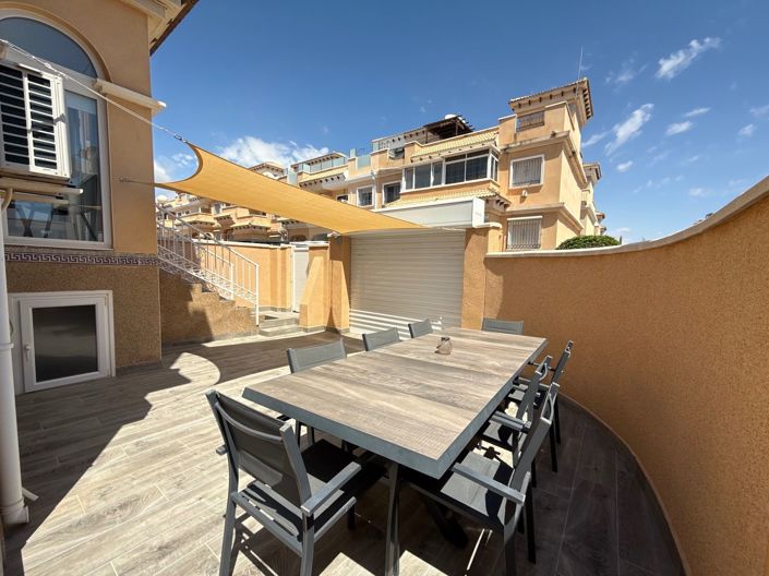 Image No.17-3 Bed Townhouse for sale