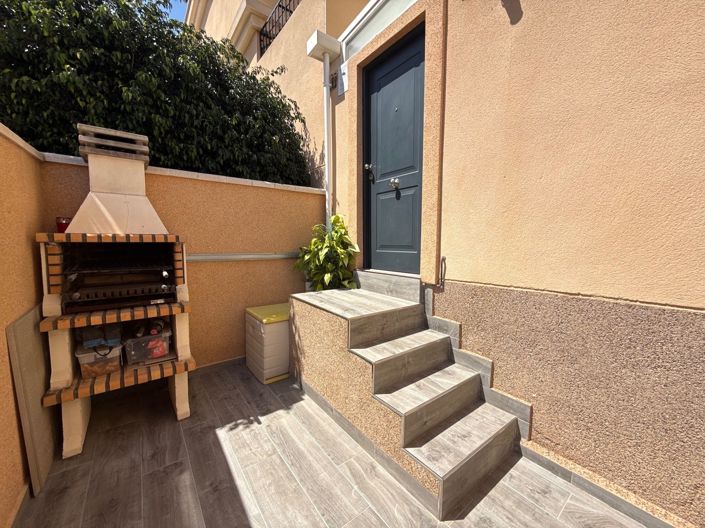 Image No.21-3 Bed Townhouse for sale