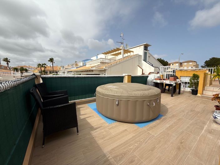 Image No.17-3 Bed Townhouse for sale