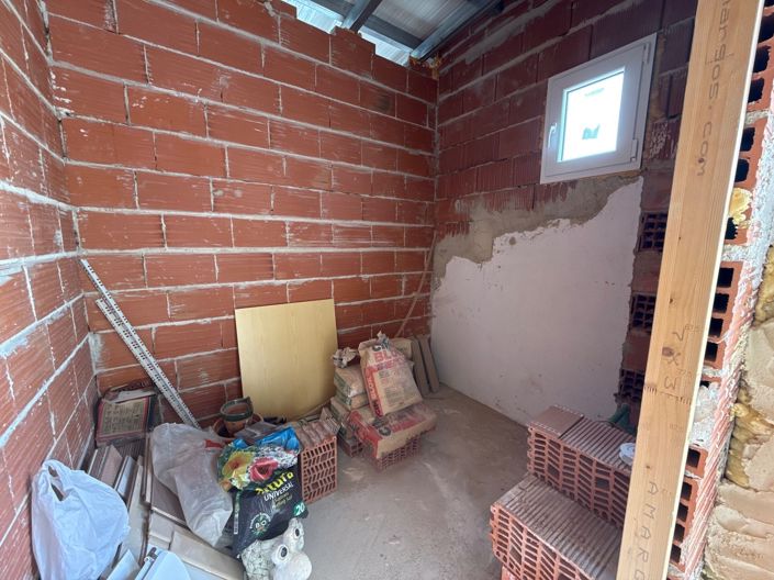 Image No.19-3 Bed Townhouse for sale