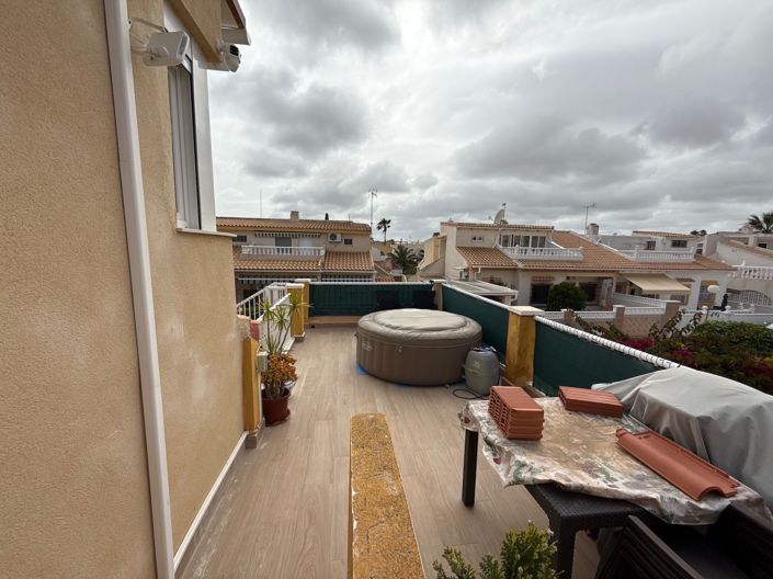 Image No.21-3 Bed Townhouse for sale