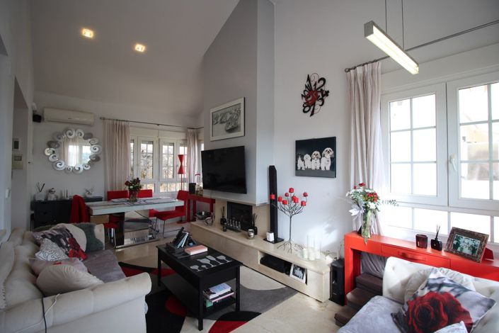 Image No.3-4 Bed Villa for sale