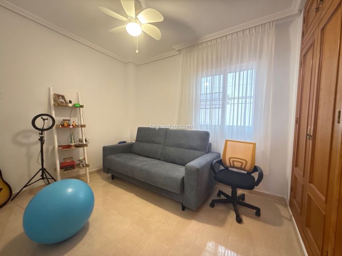 Image No.8-2 Bed Apartment for sale