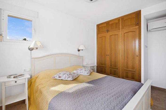 Image No.12-3 Bed Apartment for sale