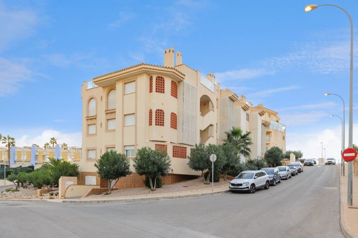 Image No.25-3 Bed Apartment for sale