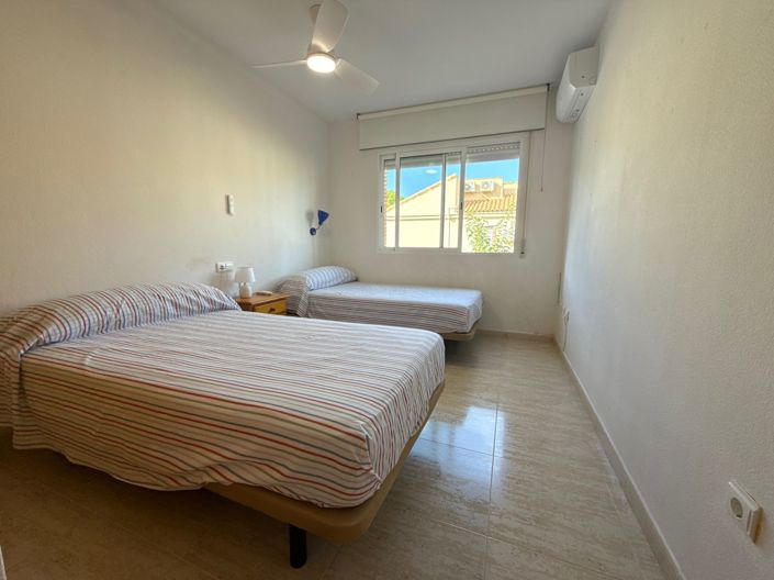 Image No.13-4 Bed Townhouse for sale