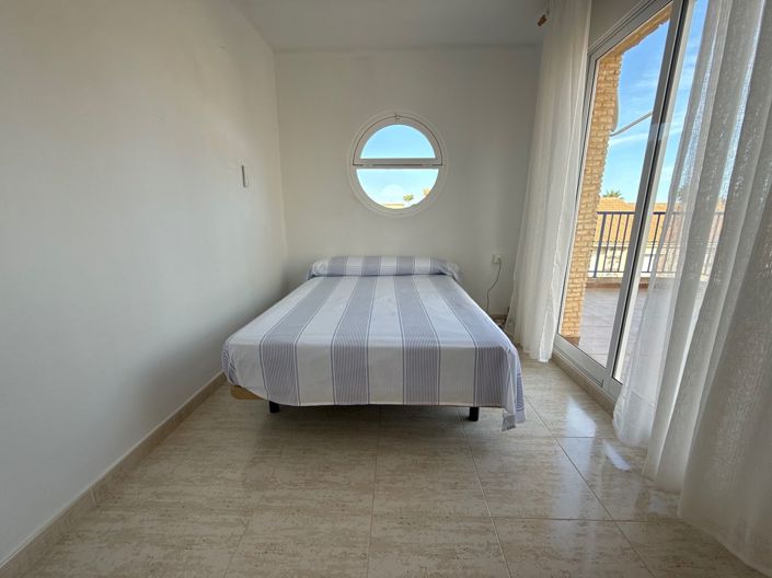 Image No.15-4 Bed Townhouse for sale