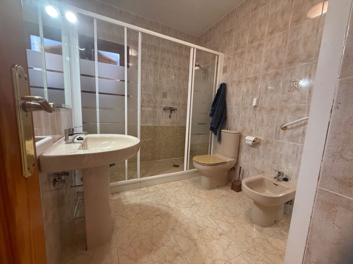 Image No.9-3 Bed Townhouse for sale