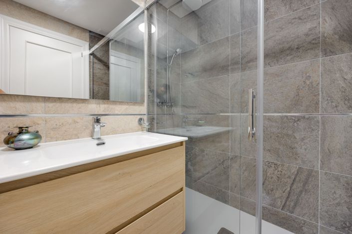 Image No.15-2 Bed Apartment for sale