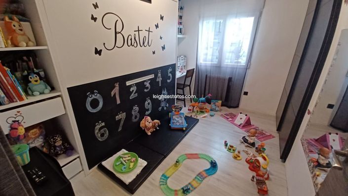 Image No.10-3 Bed Apartment for sale