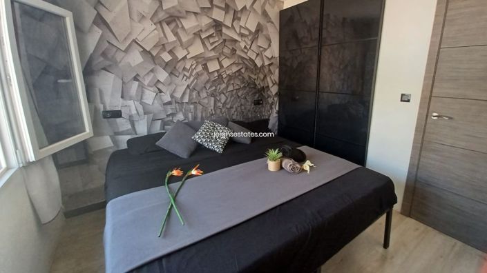 Image No.33-3 Bed Apartment for sale