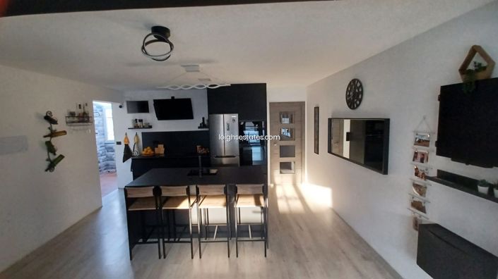 Image No.6-3 Bed Apartment for sale