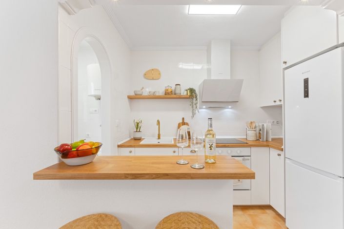 Image No.8-2 Bed Property for sale