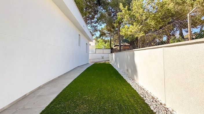 Image No.25-4 Bed Villa for sale