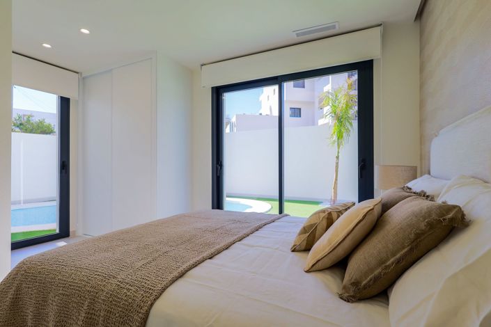 Image No.10-3 Bed Villa for sale