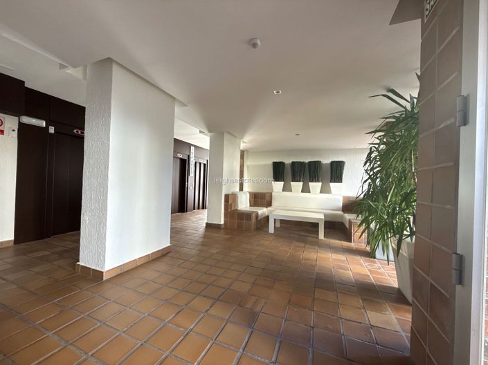 Image No.20-3 Bed Apartment for sale