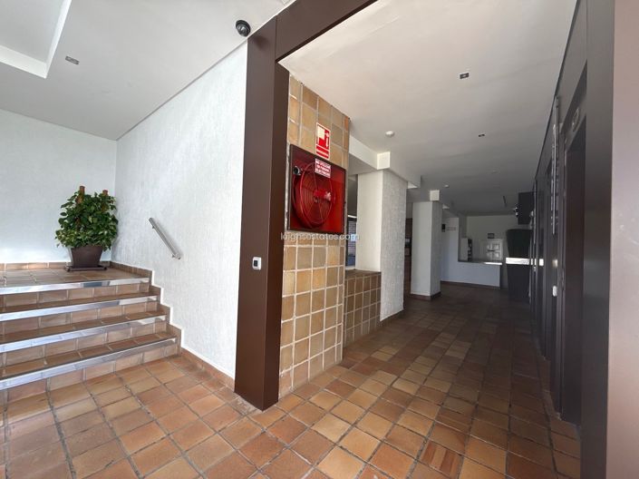 Image No.21-3 Bed Apartment for sale