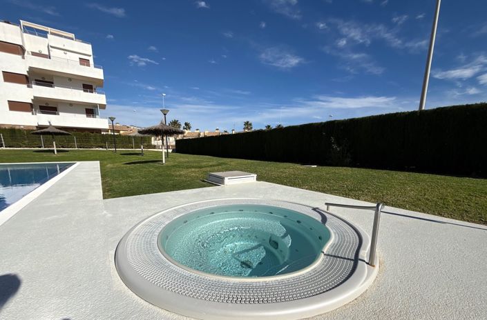 Image No.18-2 Bed Apartment for sale