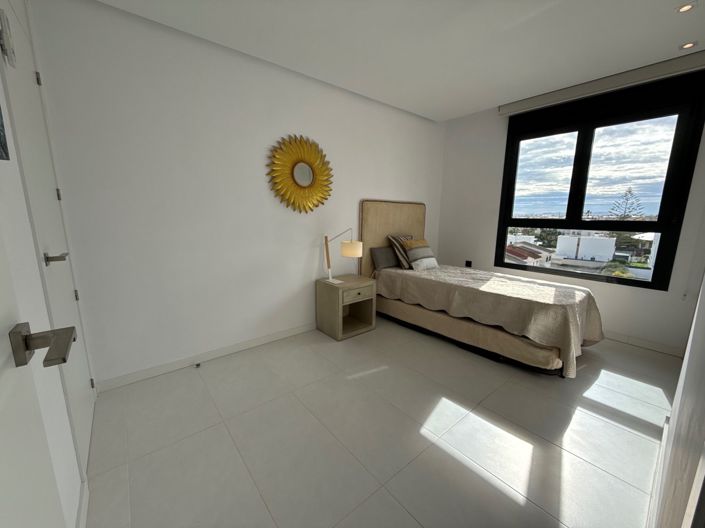 Image No.19-2 Bed Apartment for sale