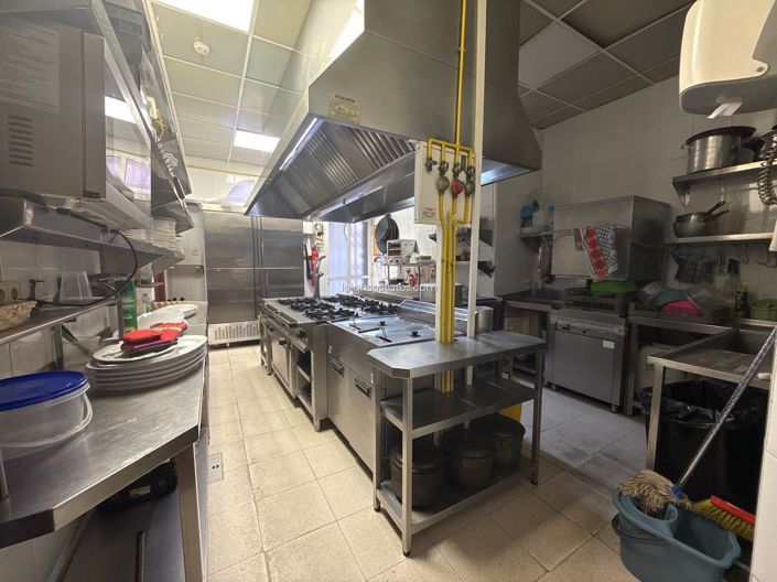 Image No.8-19 Bed Commercial for sale