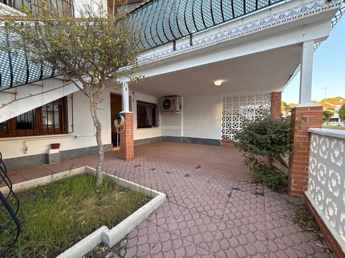 Image No.12-4 Bed Townhouse for sale