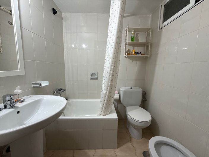 Image No.19-4 Bed Property for sale