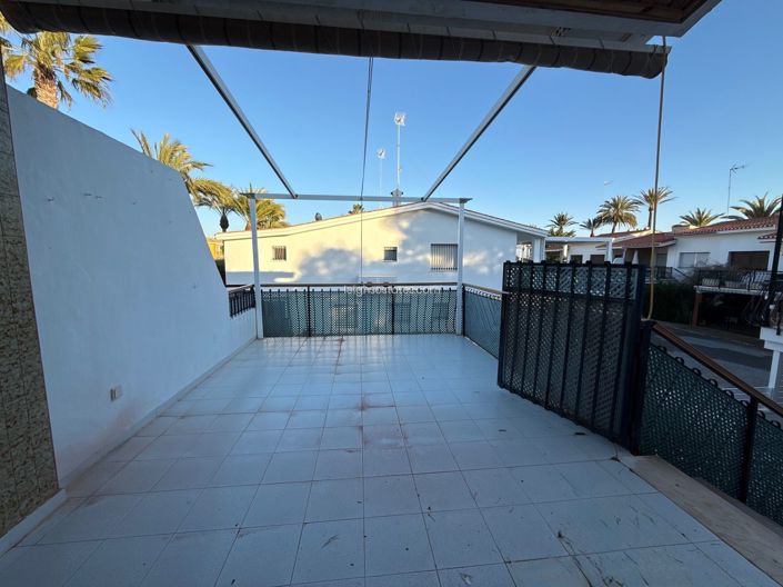 Image No.2-4 Bed Townhouse for sale