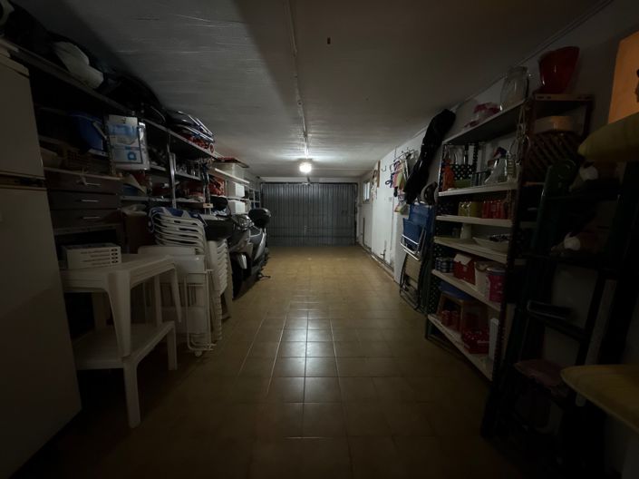 Image No.20-4 Bed Property for sale