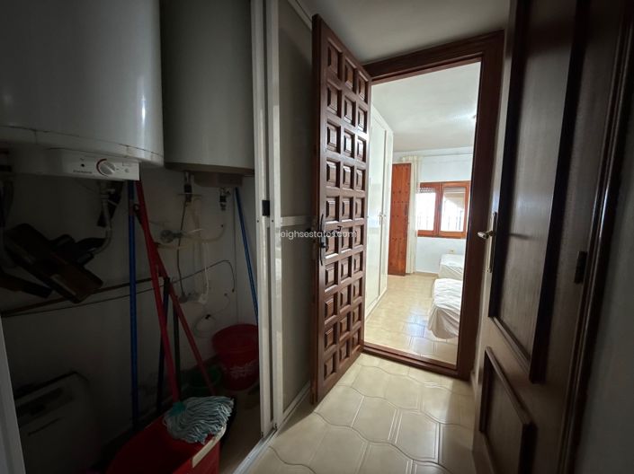 Image No.21-4 Bed Townhouse for sale