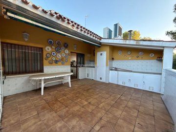 9869afe870e3c84623975319