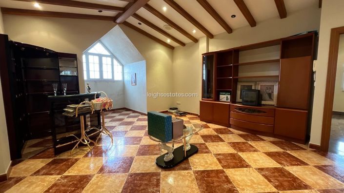 Image No.13-4 Bed Commercial for sale