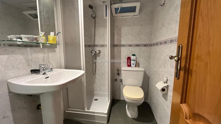 Image No.27-4 Bed Commercial for sale