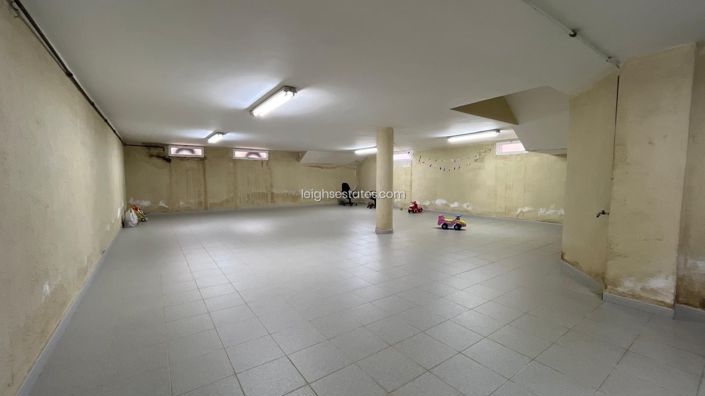 Image No.29-4 Bed Commercial for sale