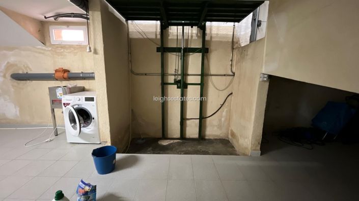 Image No.31-4 Bed Commercial for sale