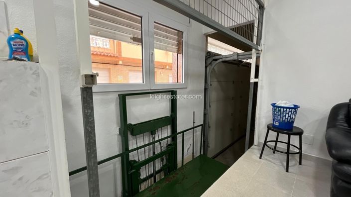 Image No.32-4 Bed Commercial for sale