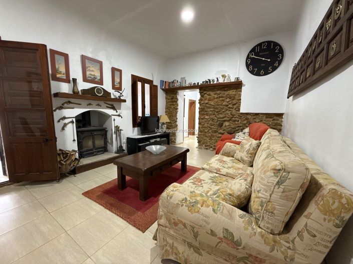 Image No.3-4 Bed Villa for sale