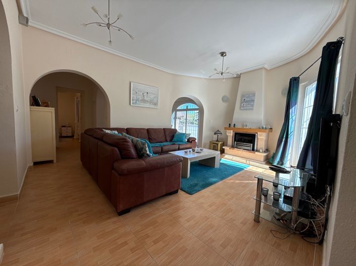 Image No.2-Villa de 3 chambres à vendre à Mil Palmeras