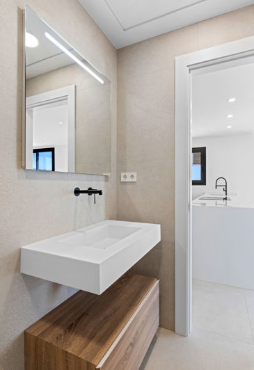 Image No.20-3 Bed Apartment for sale