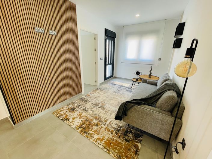 Image No.16-5 Bed Townhouse for sale